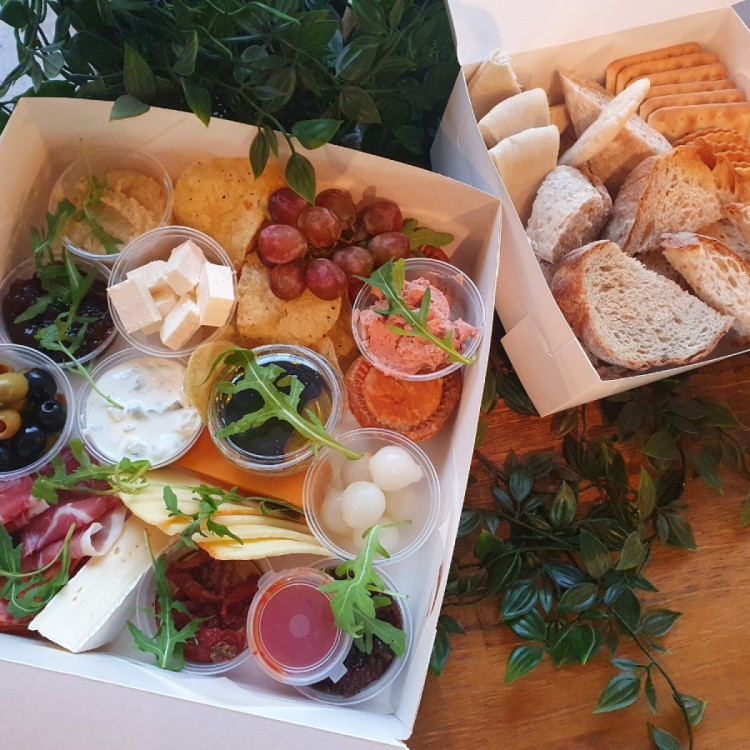Mega Platter